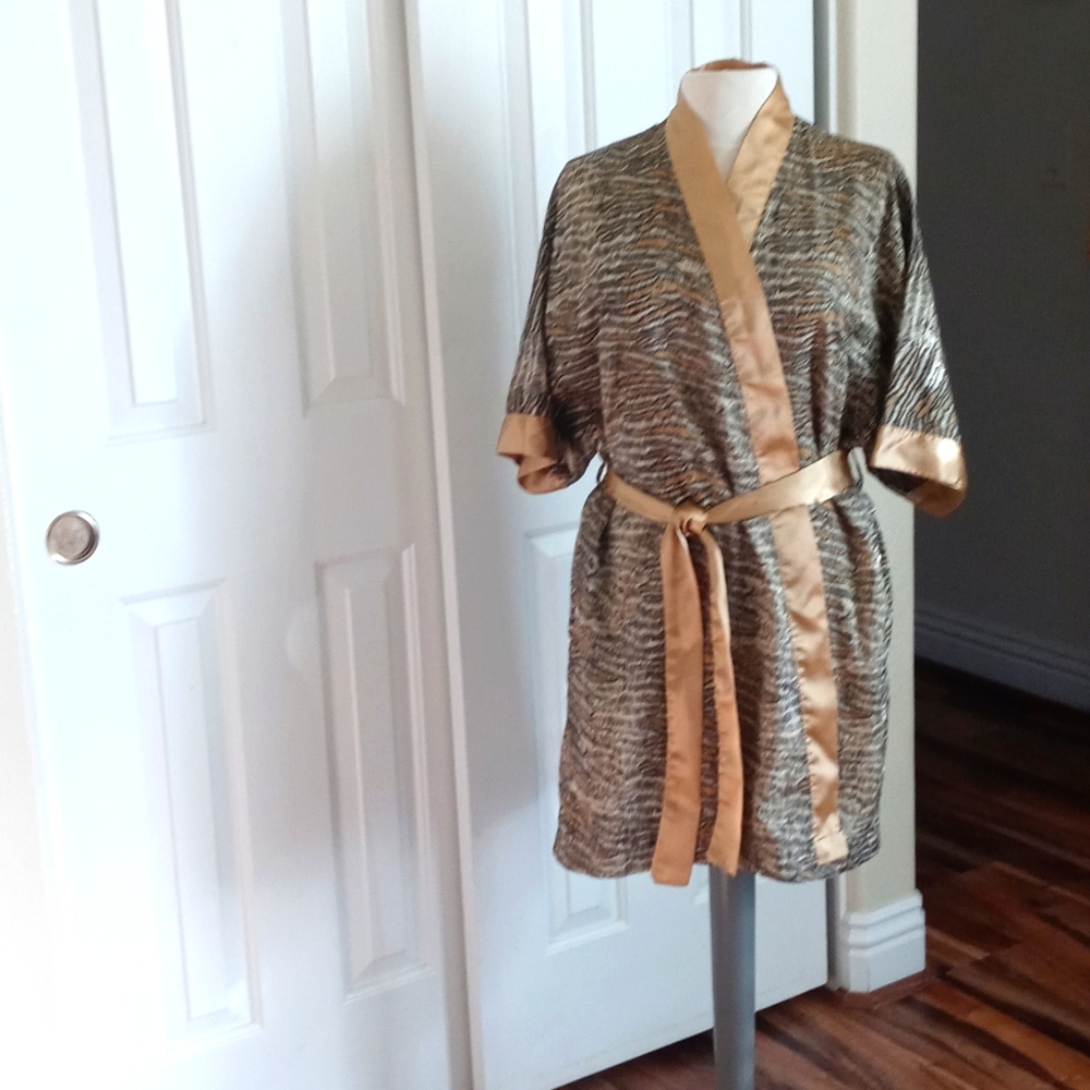 Vintage Contessa Di Roma Robe